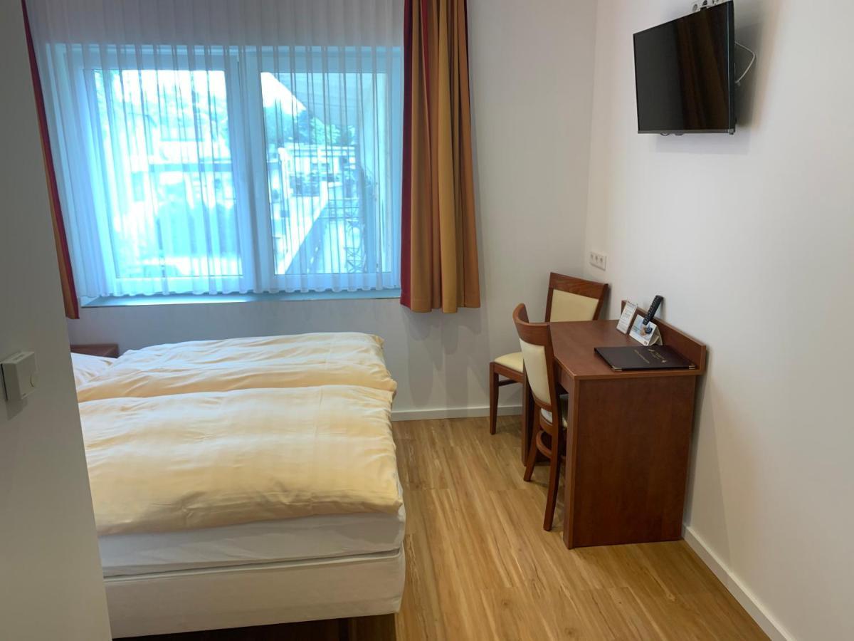 Hotel Restaurant Zur Post Wuppertal Zewnętrze zdjęcie
